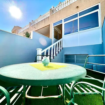 Сasa de vacaciones Charming 2-bed House In