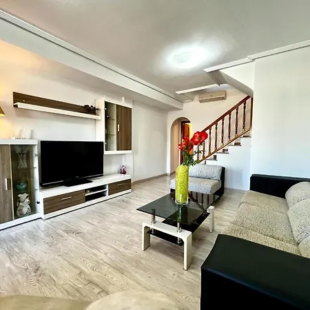 Charming 2-bed House In Сasa de vacaciones